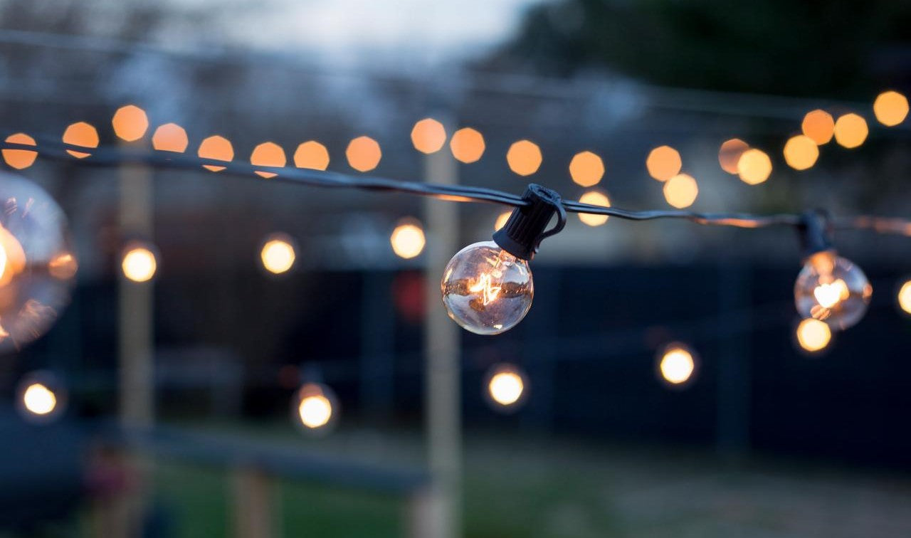 Bayan's Deck Makeover: How to Create a Backyard Bistro